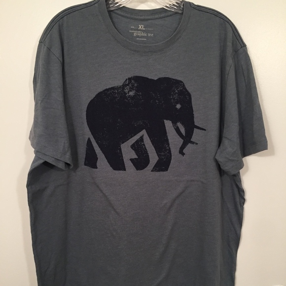 Banana Republic Other - Banana Republic Men Short Sleeve Blue Elephant Tee